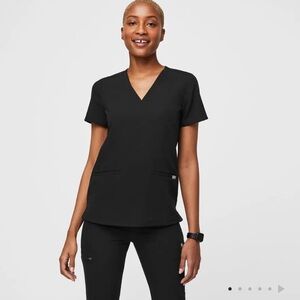 FIGS Women’s Casma Three-Pocket Scrub Top™